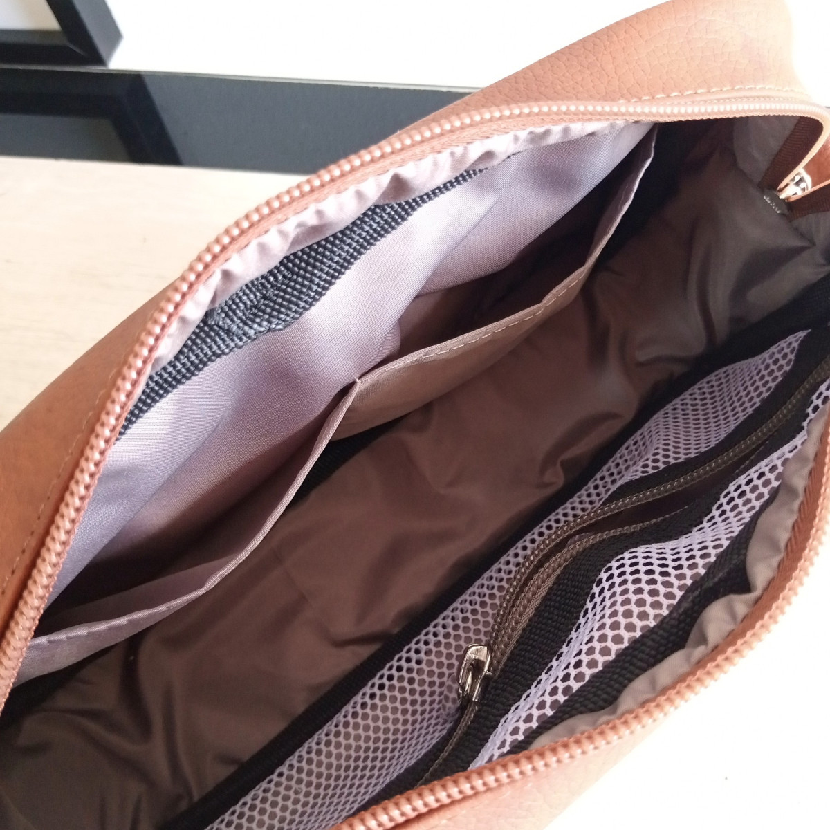 Nessa | Neceser práctico y funcional – Elegancia versátil de BRANDY